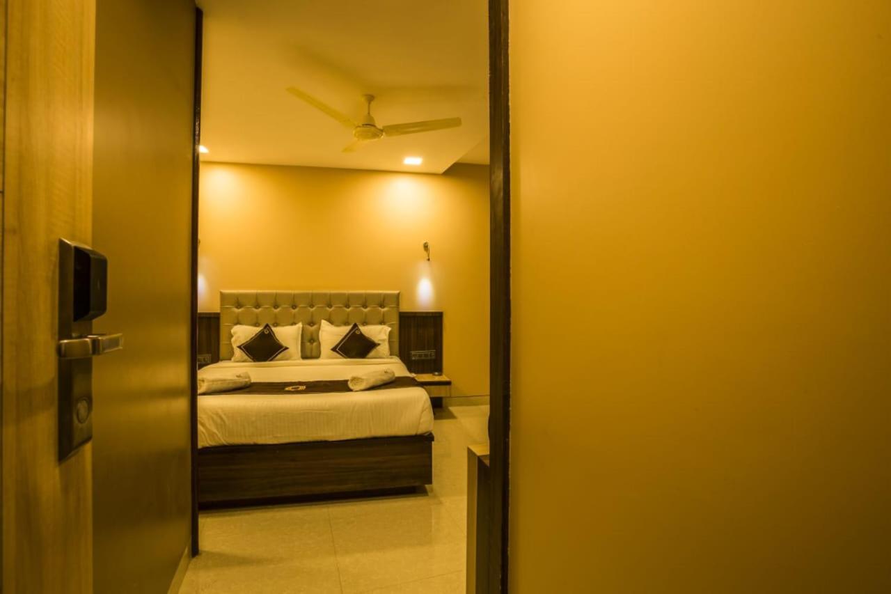 Hotel Golden Crown Mumbai Dış mekan fotoğraf